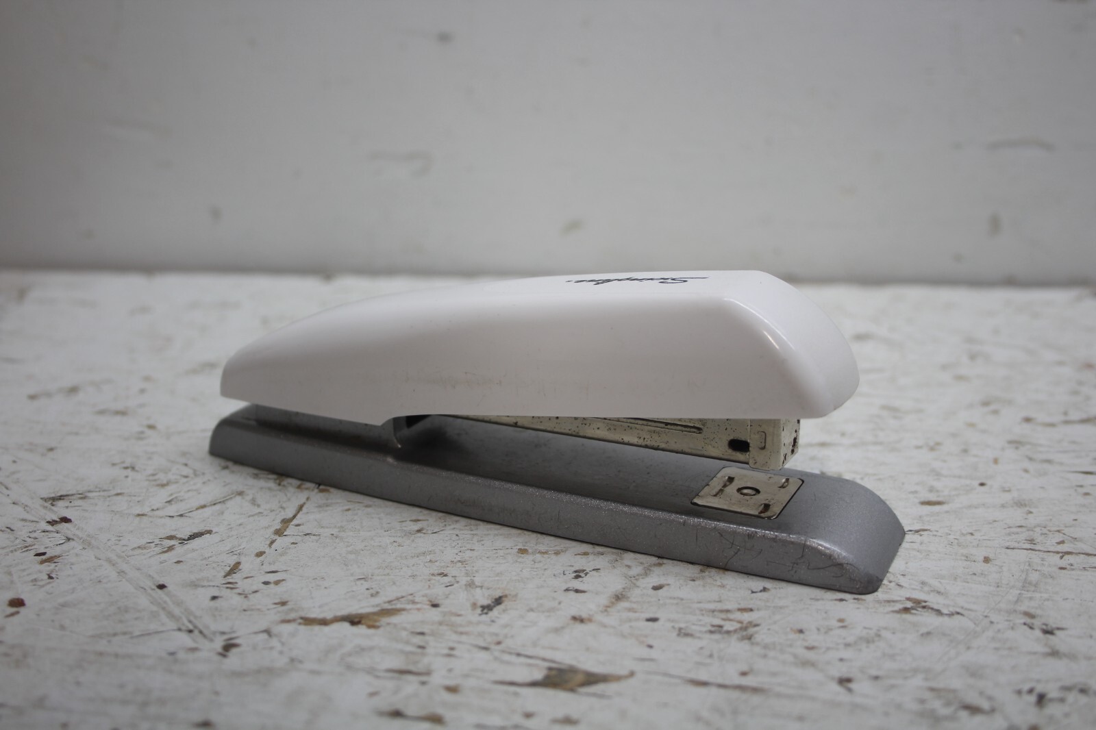 ACCO Brands Swingline White STAPLER
