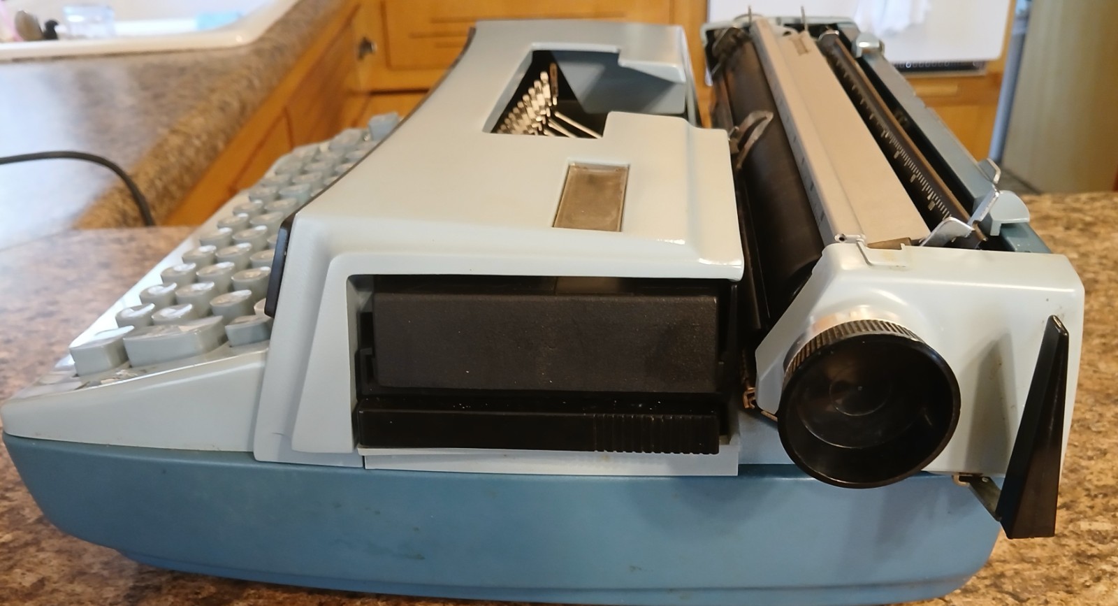Smith Corona Super 12 Turquoise Blue W/Brown Case Tested with orig booklet