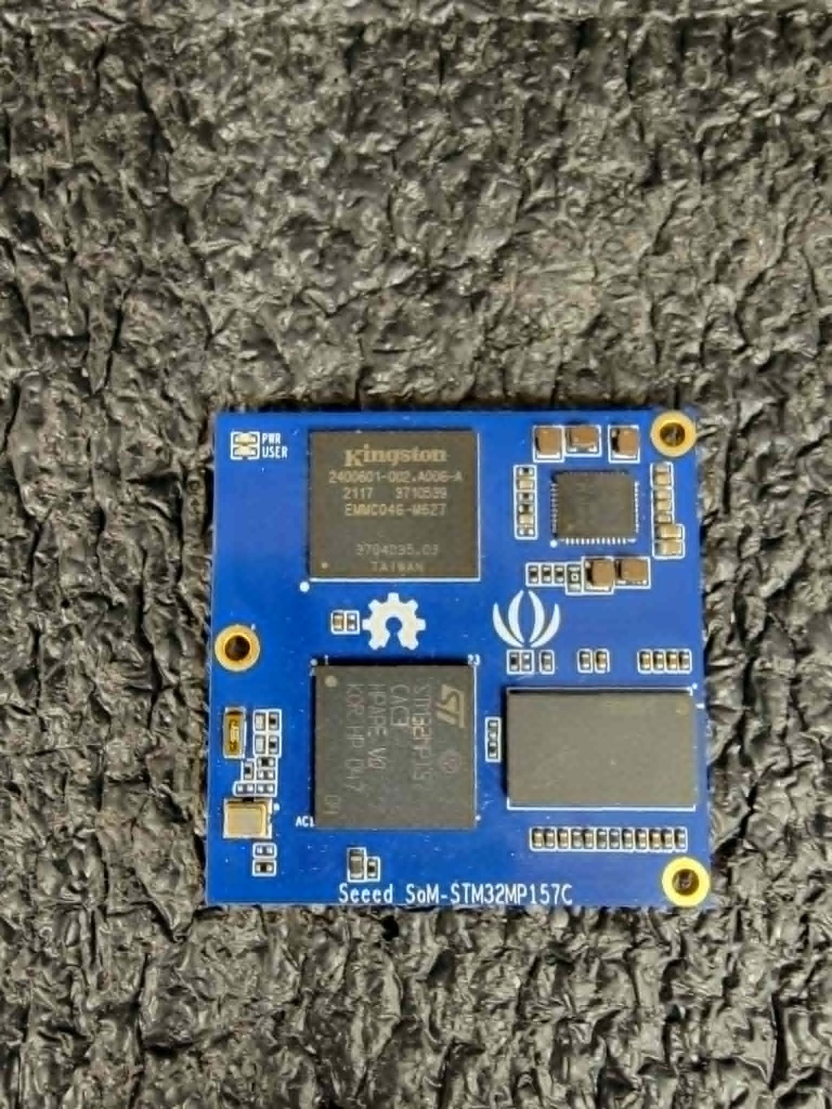Seeed Studio SiM-STM32MP157C System-on-Module (SoM) 512 MB DDR3 4 GB eMMC