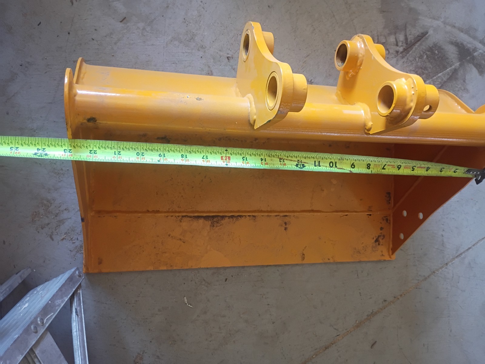 Miva 23″ Inch Flat Scoop Heavy Duty Shovel For CAT 301 Mini Excavator 1-2 Ton