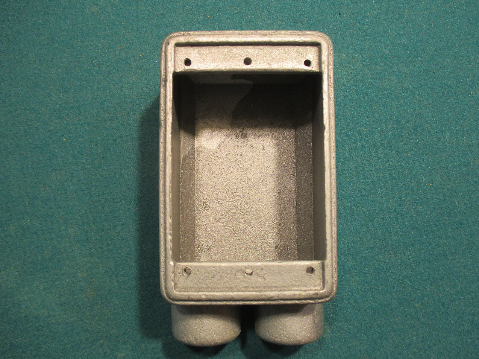 CROUSE HINDS 1/2” FSS1 2-Way Galv. Cast Iron CONDULET