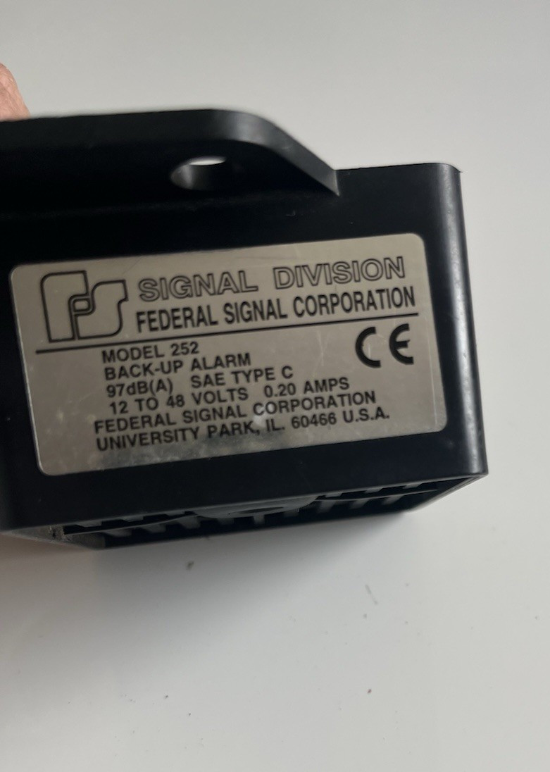 Federal Signal 252 Electronic Back UP Alarm 12 To 48 Volts 0.20 Amps Sae Type C