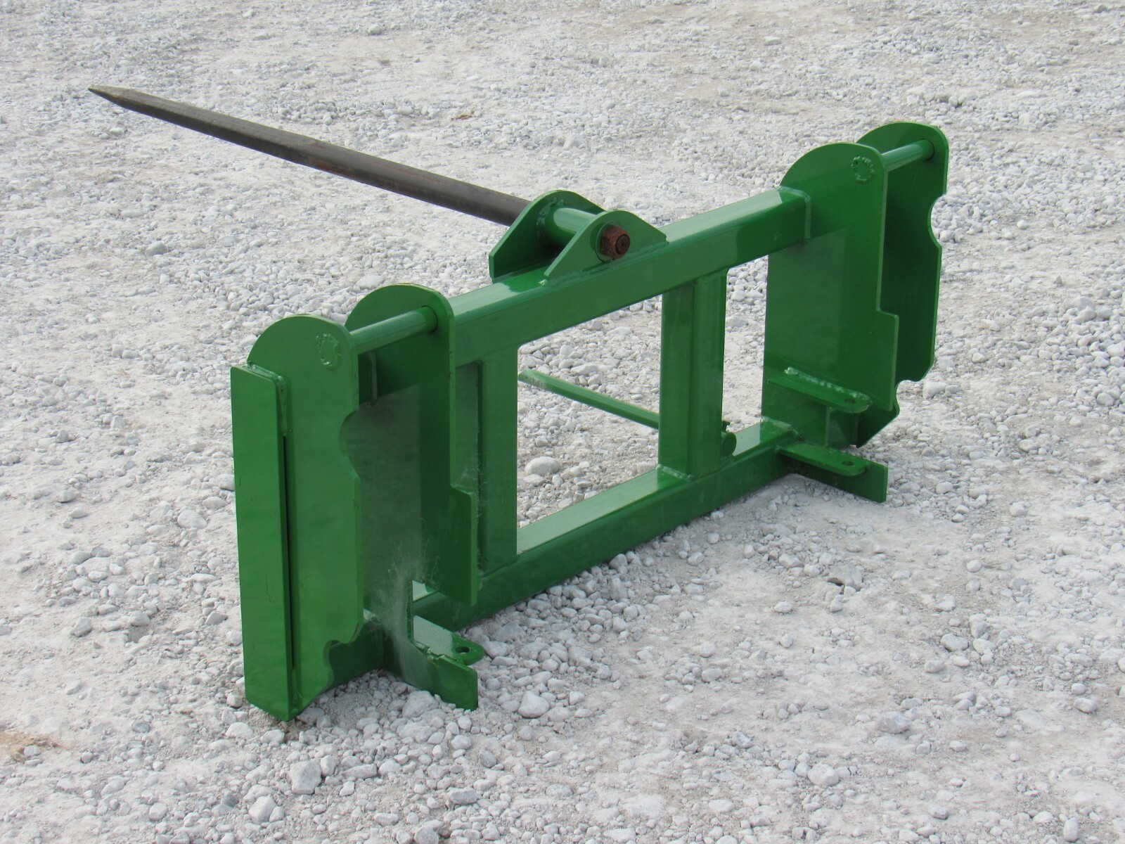 John Deere 600 700 Series Loader Low Back Hay Spear Attachment, 48″ Spike
