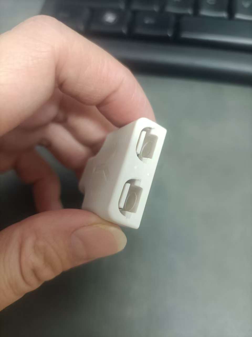 2-4way Led Quick Connector Splitter 2Wire Plug-in Cable Clamp Buckle AWG18-22