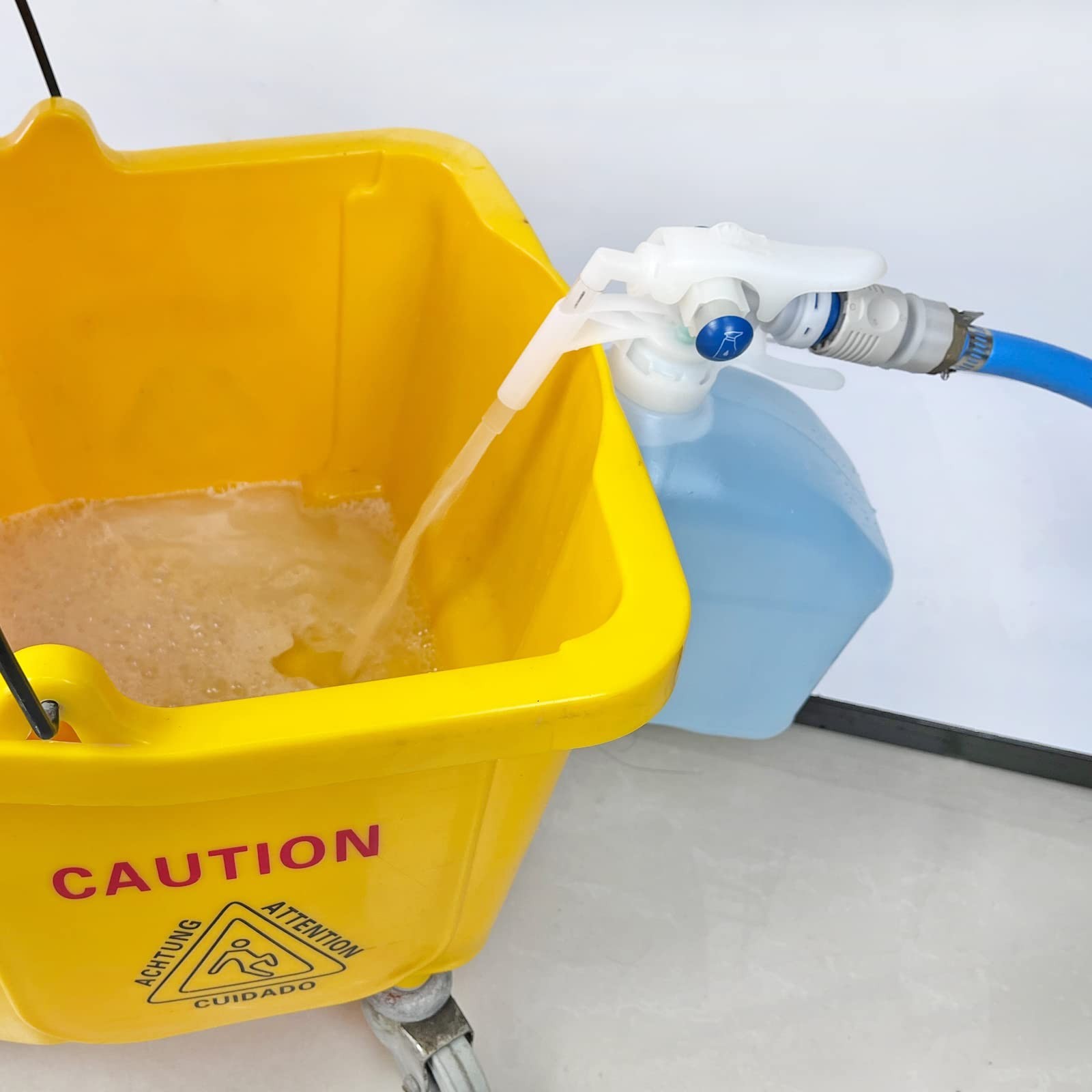 Hand Held Chemical Dispenser, 3L bottle Dual Flow Dual Mixing Rate, 8188-sample