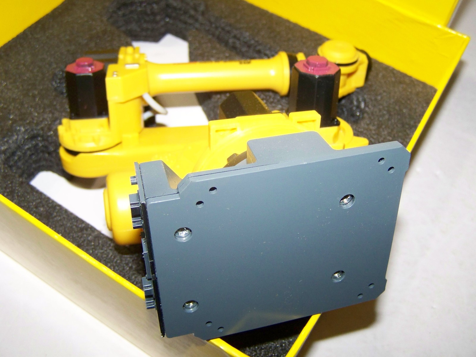 Fanuc R-2000iC R-2000iC/210F Robot Model 1pcs