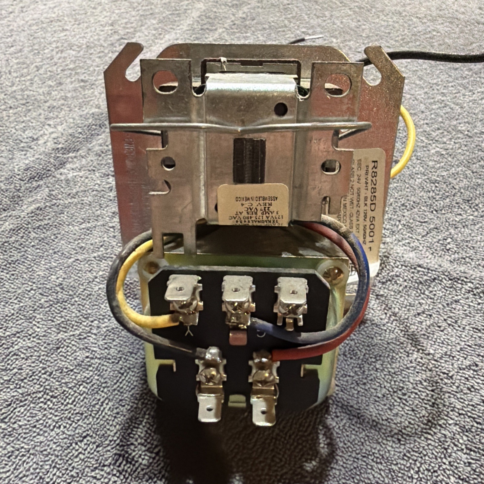 Honeywell R8285D5001 Boiler Control Center 120 Volts 1 Count