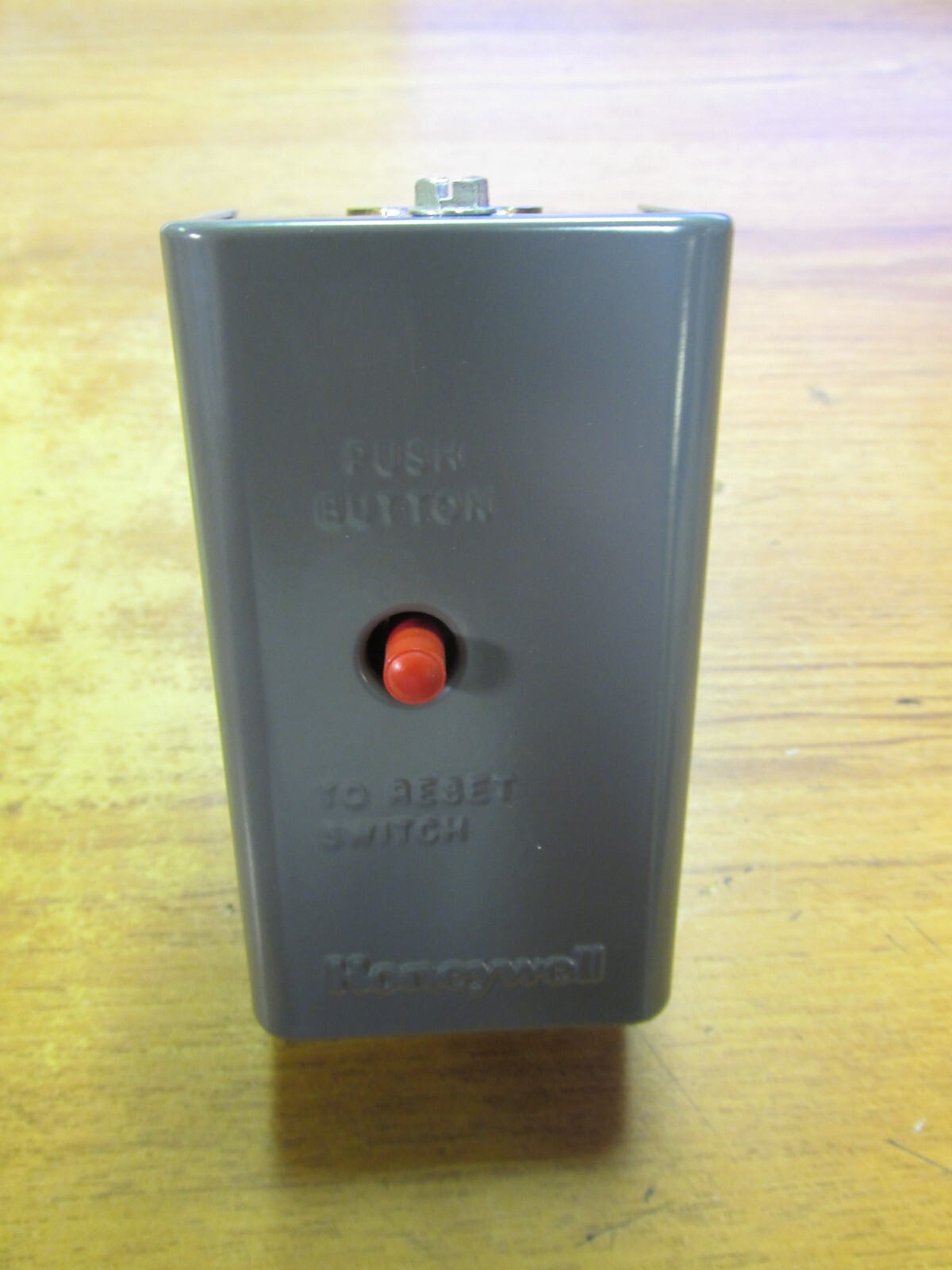 NIB HONEYWELL LIMIT CONTROL 3″ INSERTION CAT# L4029E-1011 .. YG-18