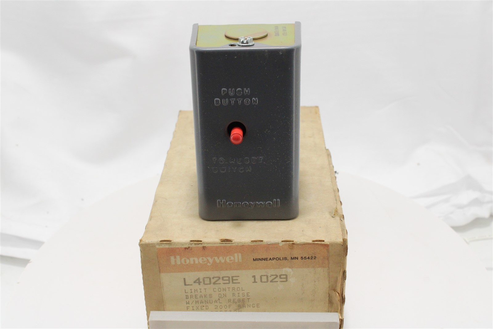 Honeywell L4029E1029 Reset Limit Control Firestat | 200°F | SPST | 240V