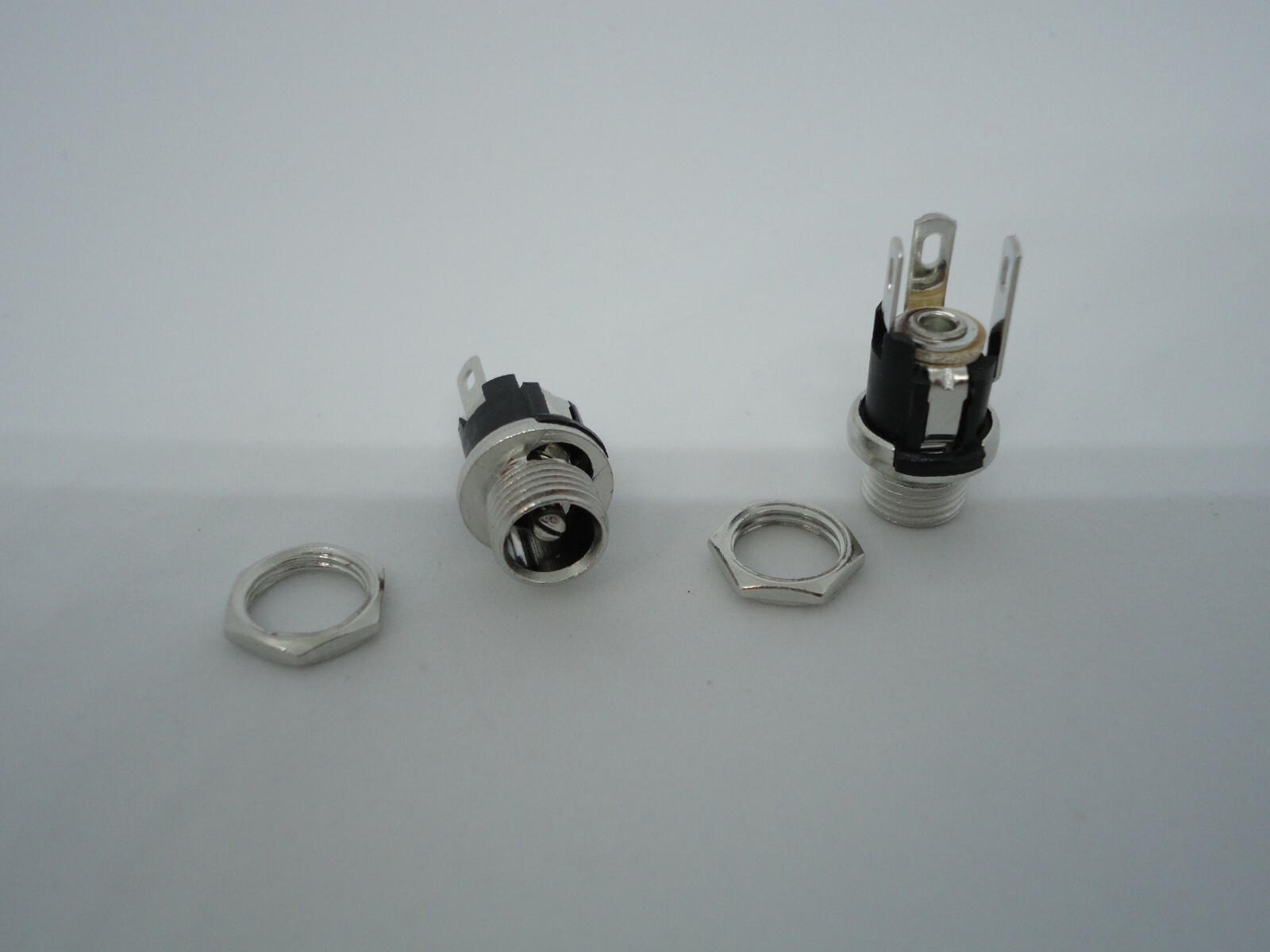 2Pcs Pack Lot 9mm Round DC Jack Power Supply Power Socket Female 5.5×2.5mm 3 Pin