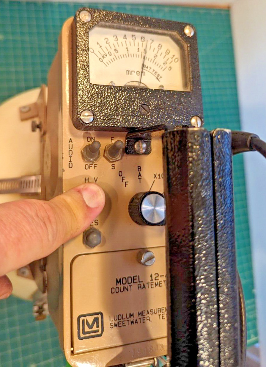 2024 Factory Calibrated Ludlum Model 12-4 Neutron with Travel Case Guaranteed