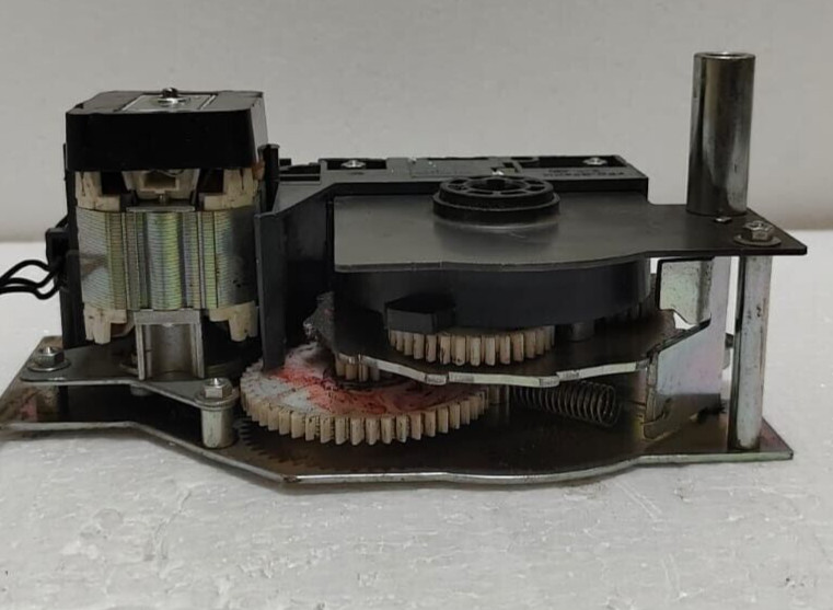 Schneide Electric Spring Charging Motor MCH 100/130VAC 47893