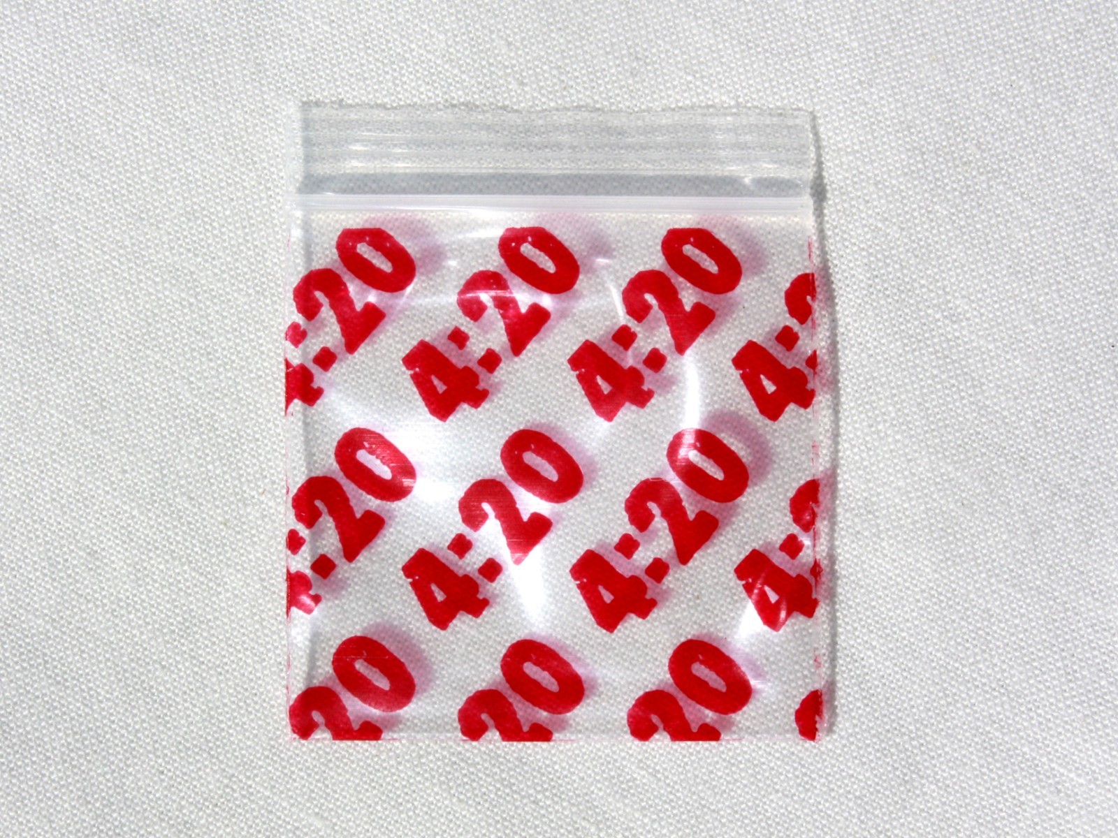 125125 1515 175175 2020 1.25″ 1.5″ 1.75″ 2″ Apple Bags 420 4:20 ZIPPER