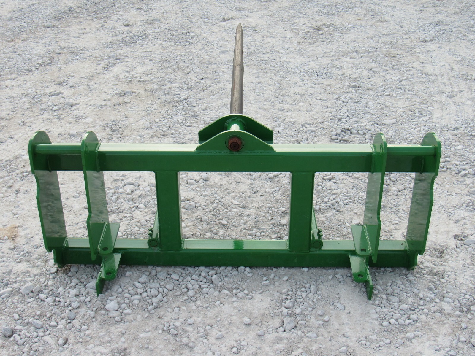 John Deere 600 700 Series Loader Low Back Hay Spear Attachment, 48″ Spike