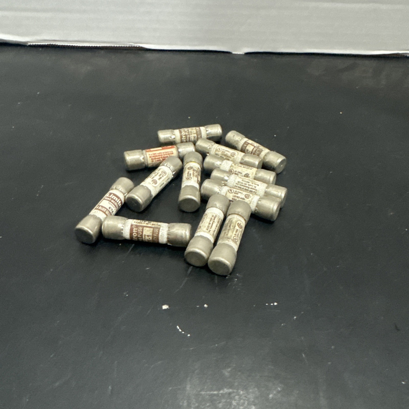 (Lot Of 13)BUSSMANN KTK-1 LIMITRON 1 AMP KTK 1 FUSES 600V NOS