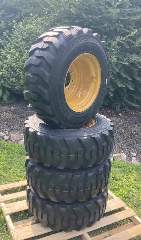 4-12-16.5 SKS-1 Skid Steer Tires/Rims for Cat 236,242,246,248,252,256 262,272
