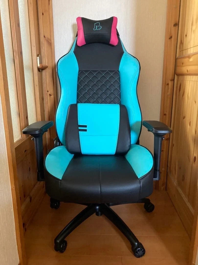 Hatsune Miku Gaming Chair Limited 390 TSUKUMO Exclusive Japan Barely Used