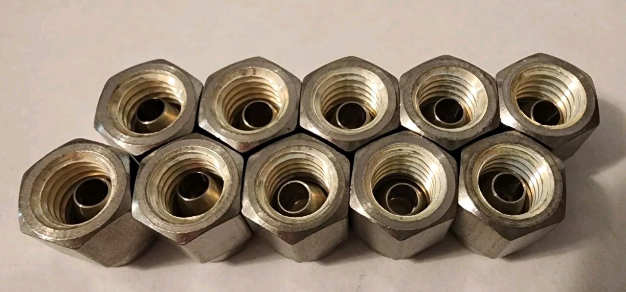 Lot of 100: Swagelok 1/8″ Stainless Steel Nut & Ferrule Set SS-200-NFSET 316