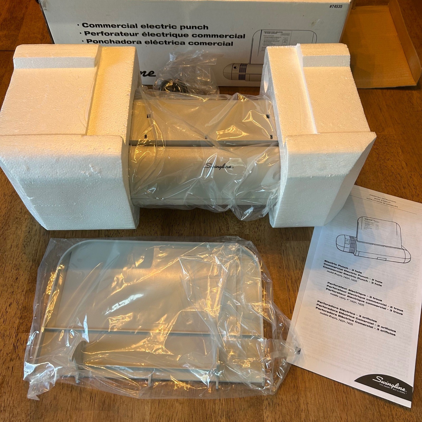 Swingline Commercial Electric 3 Hole Punch 28 Sheet Capacity Gray Model New