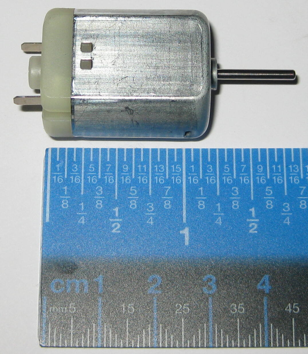 280 Mabuchi DC Motor / Mini Generator – 12 VDC – Generate 1 V per 800 RPM