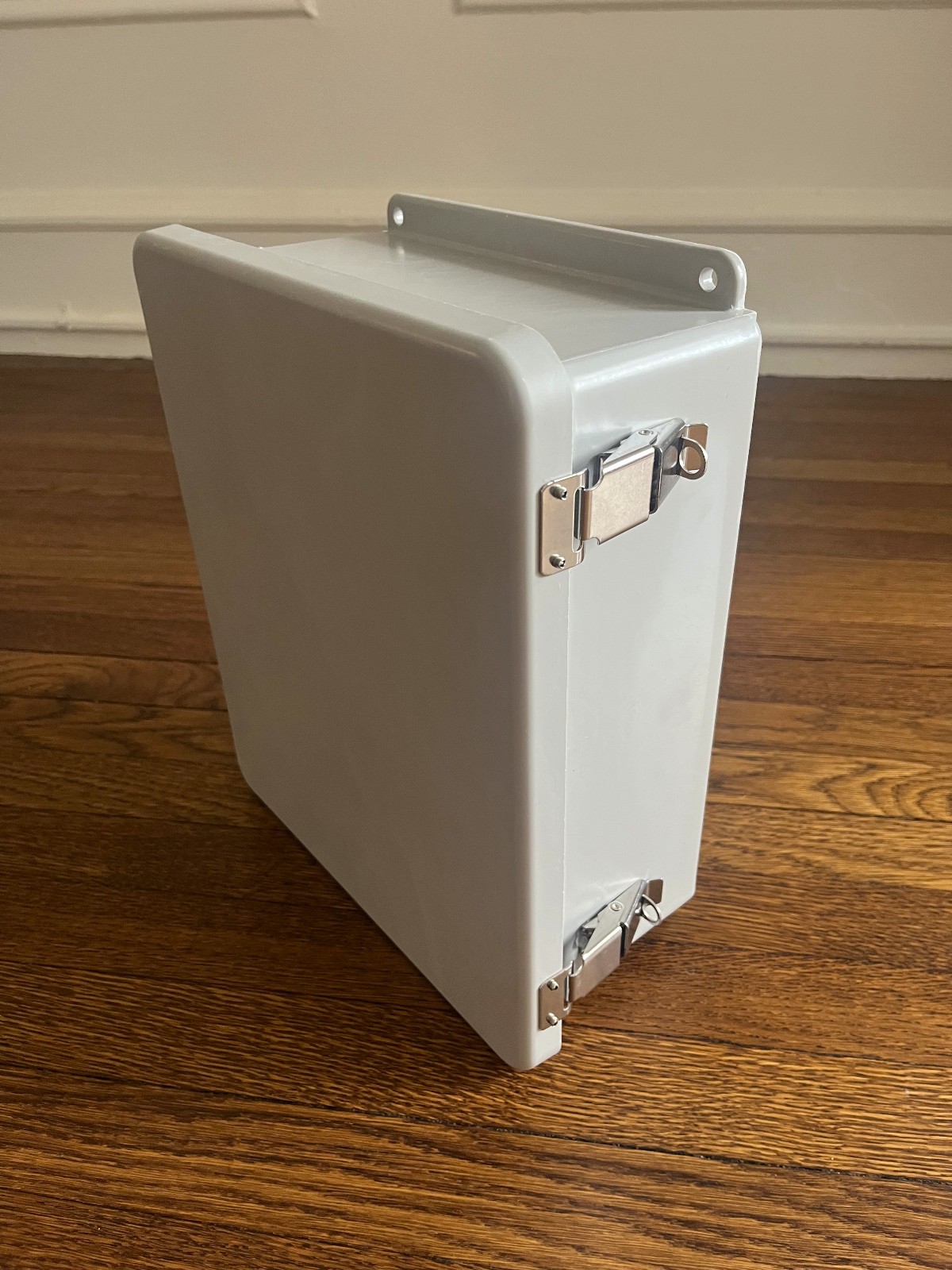 WIEGMANN HW-J121005FCHQRWW Enclosure,12″ H x 5″ D x 10″ W 52XA40 Open Box
