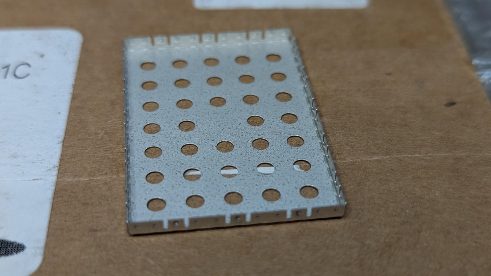 ?250 New? Laird Circuit Shield Cover 38mm x 26mm x 2mm Interior Dimensions