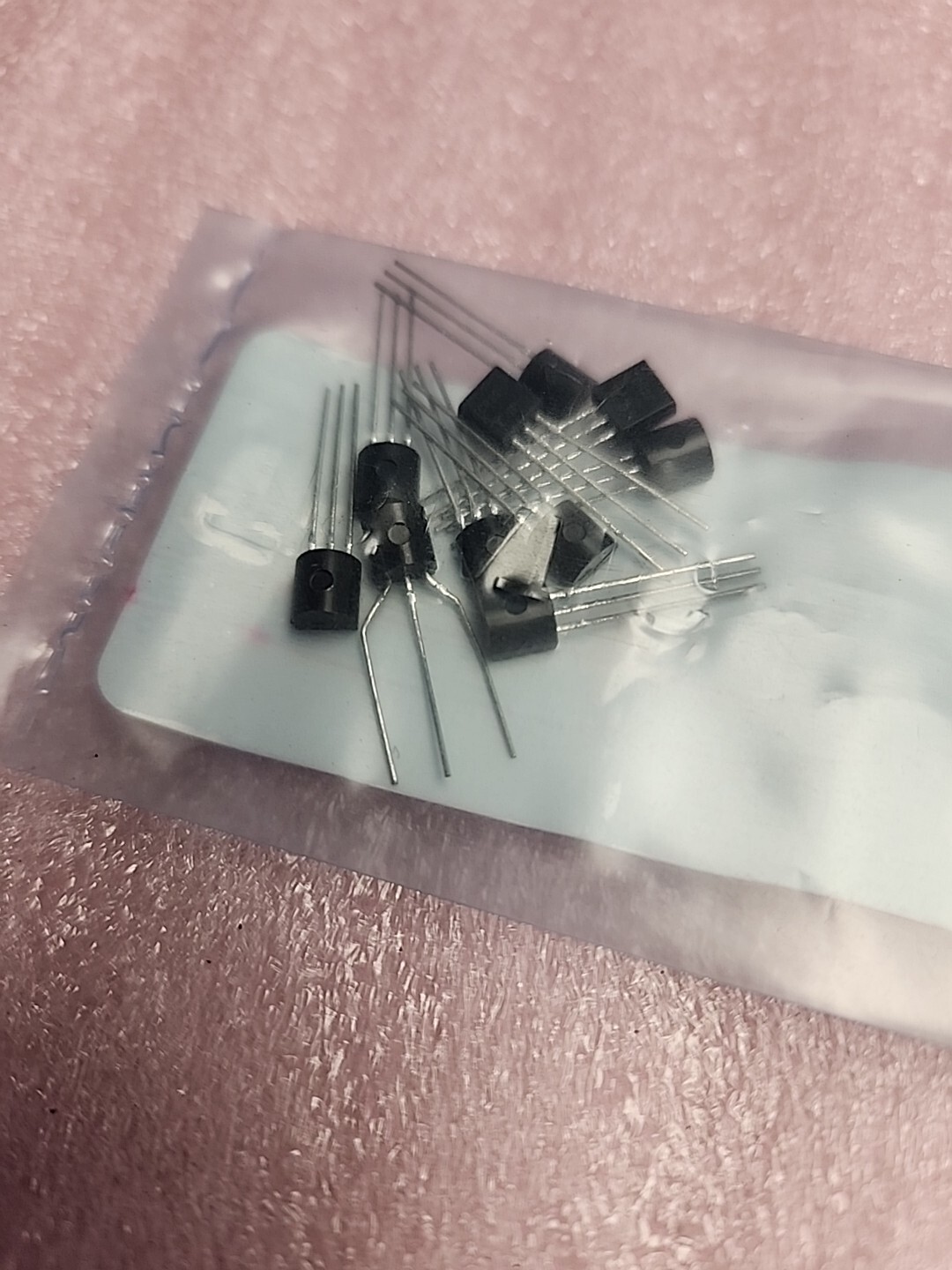 10PCS TCR22-8RP LITTELFUSE 200uA 1.5A TO-92 TRIACs ROHS