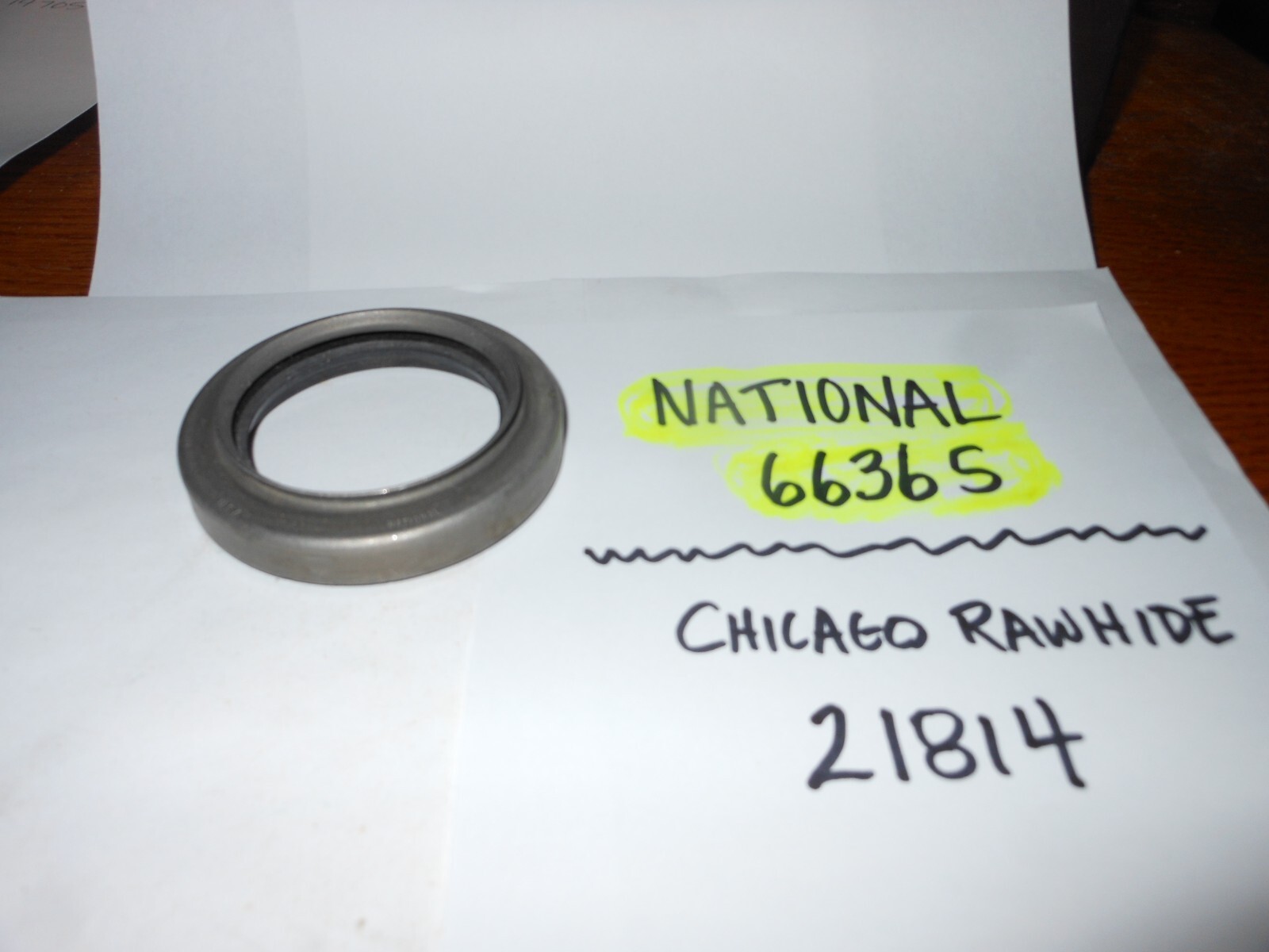 NATIONAL OIL SEAL 6636S = 2.187″ X 3.194″ X 0.687″ (CR #21814) ~ MADE IN USA