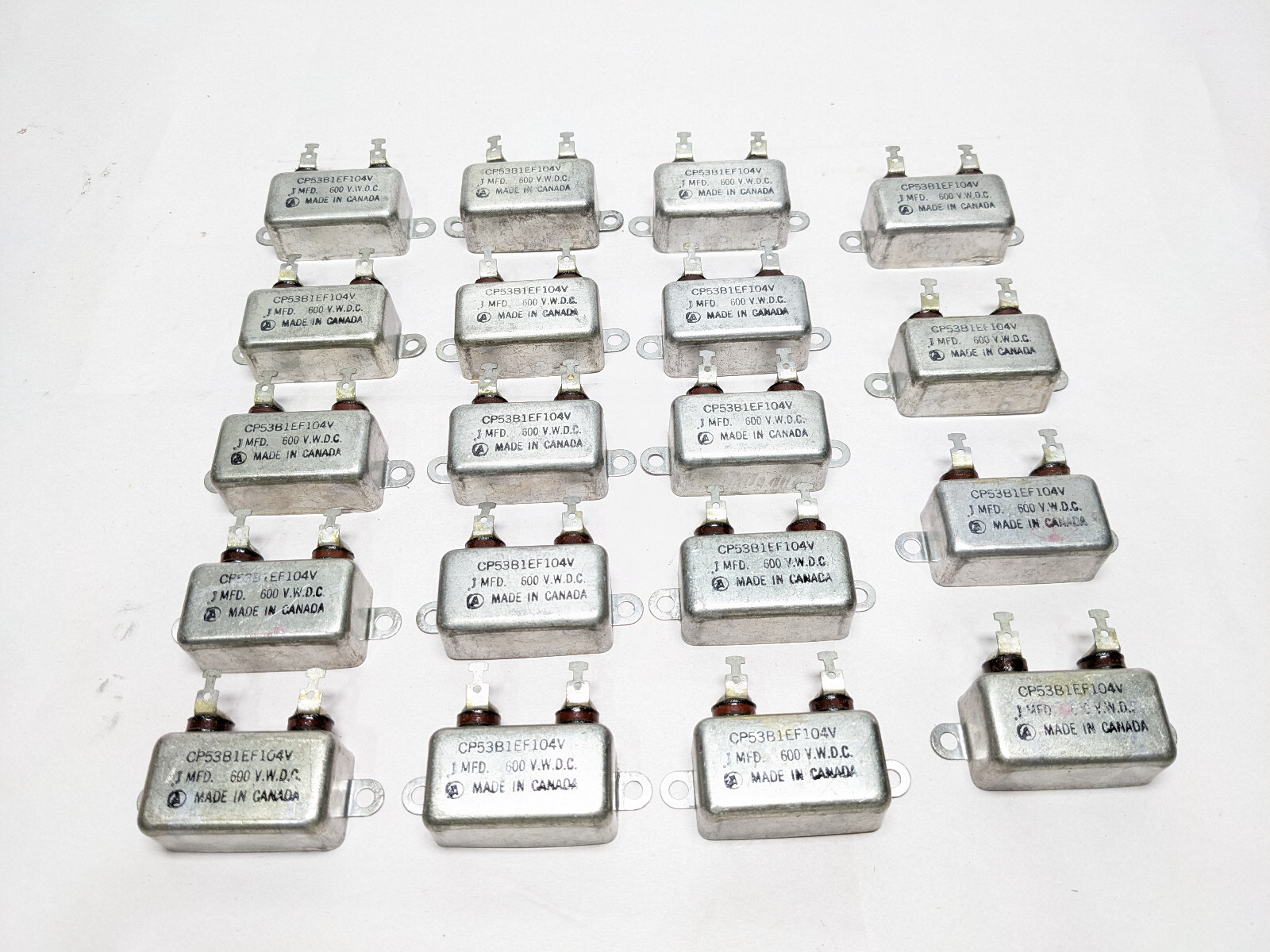 CP53B1EF104V Oil Filled Bathtub Capacitor 0.1uF 600VDC MIL-C-25 Hermetic RF EMI