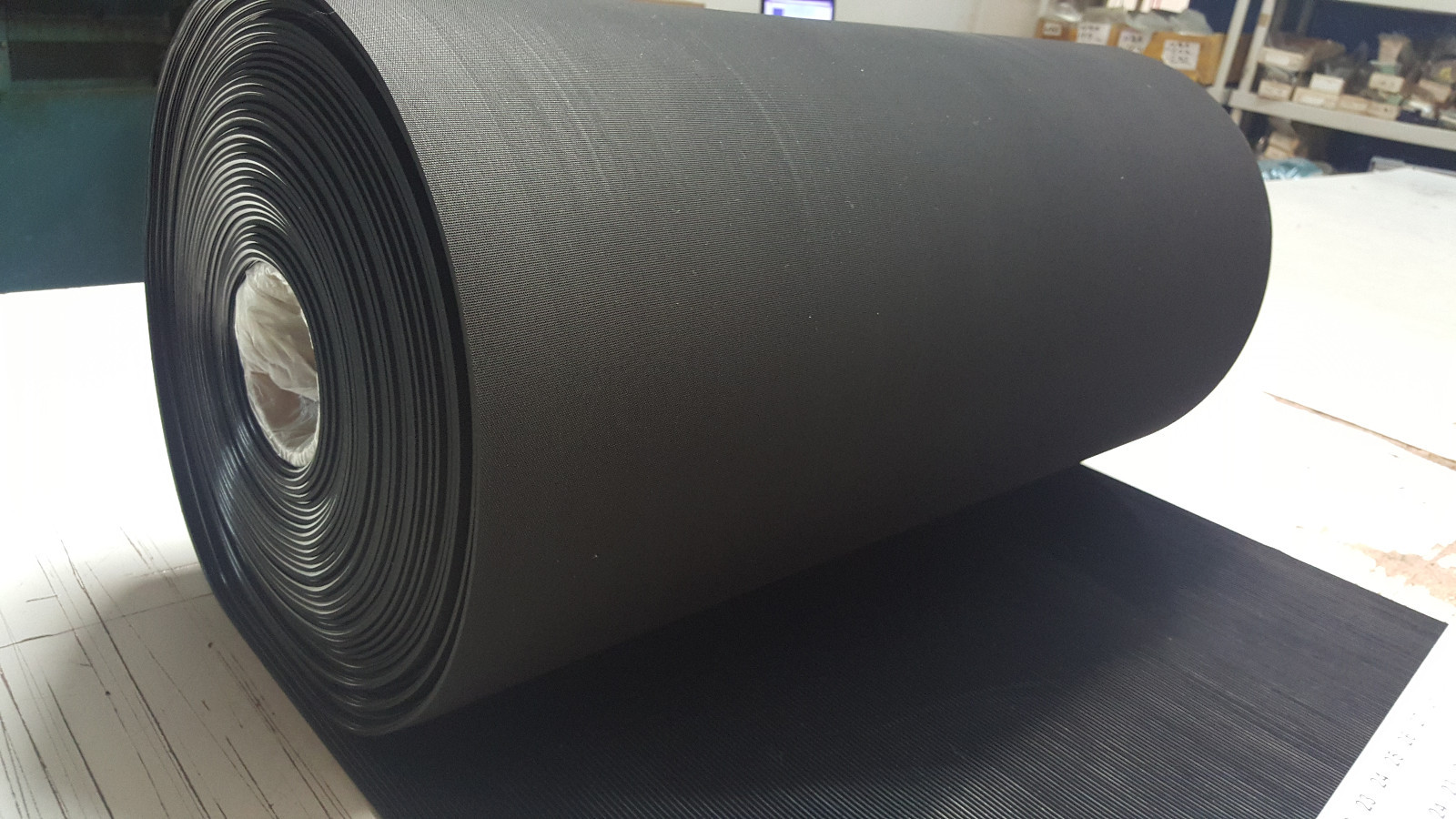 RIB RUBBER MATTING BLACK ROLL 24″ WIDE X 10 FT LONG FREE SHIPPING