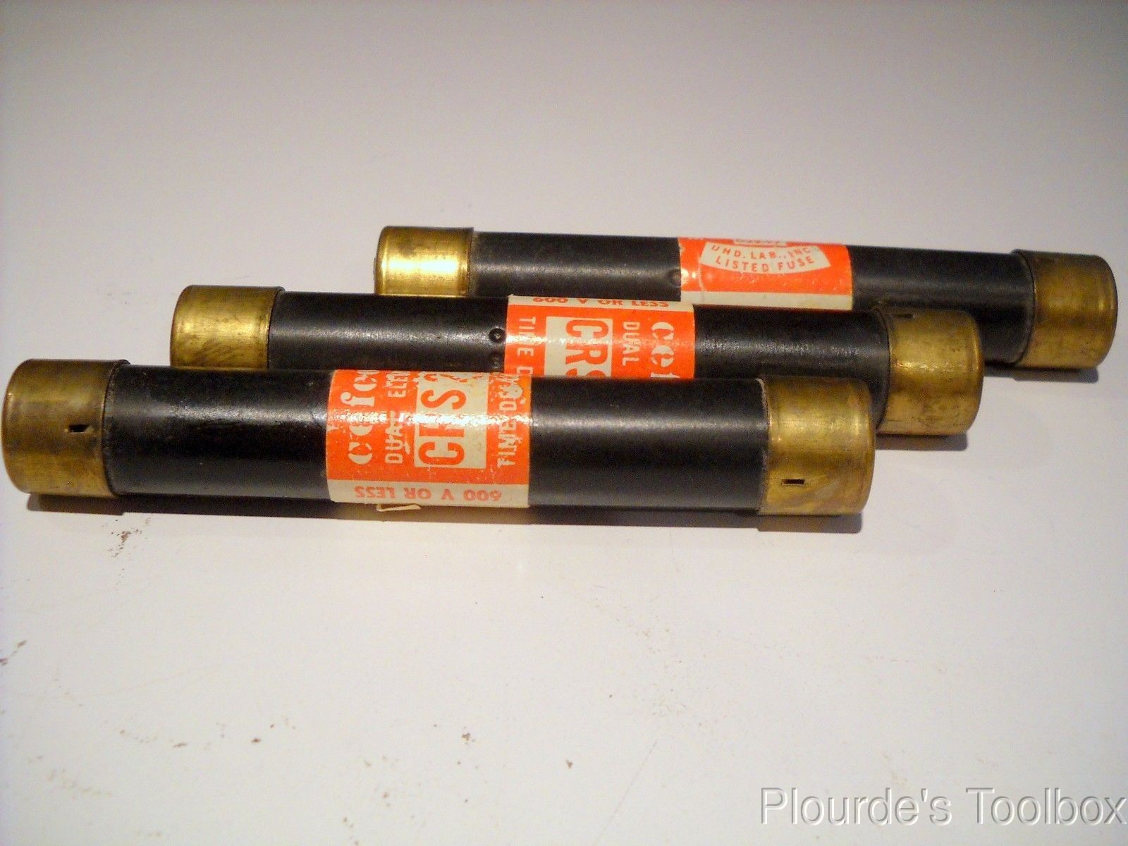 Lot of (3) Cefcon 2.5 amp Fuses, 600 volt AC or Less, CRS-2-1/2, CRS-21/2