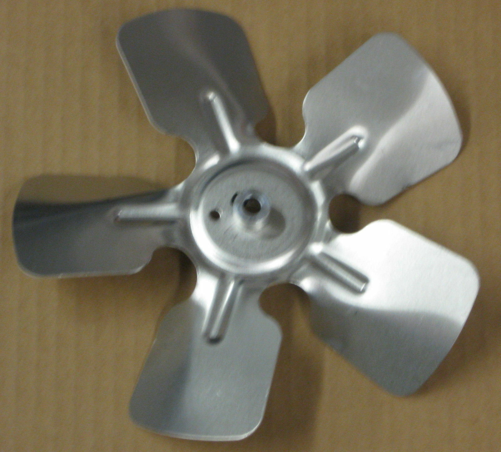 A65832 Metal Fan Blade 8″ Diameter 5 Blades 5/16″ Bore Hub CW 27 Degree Prop