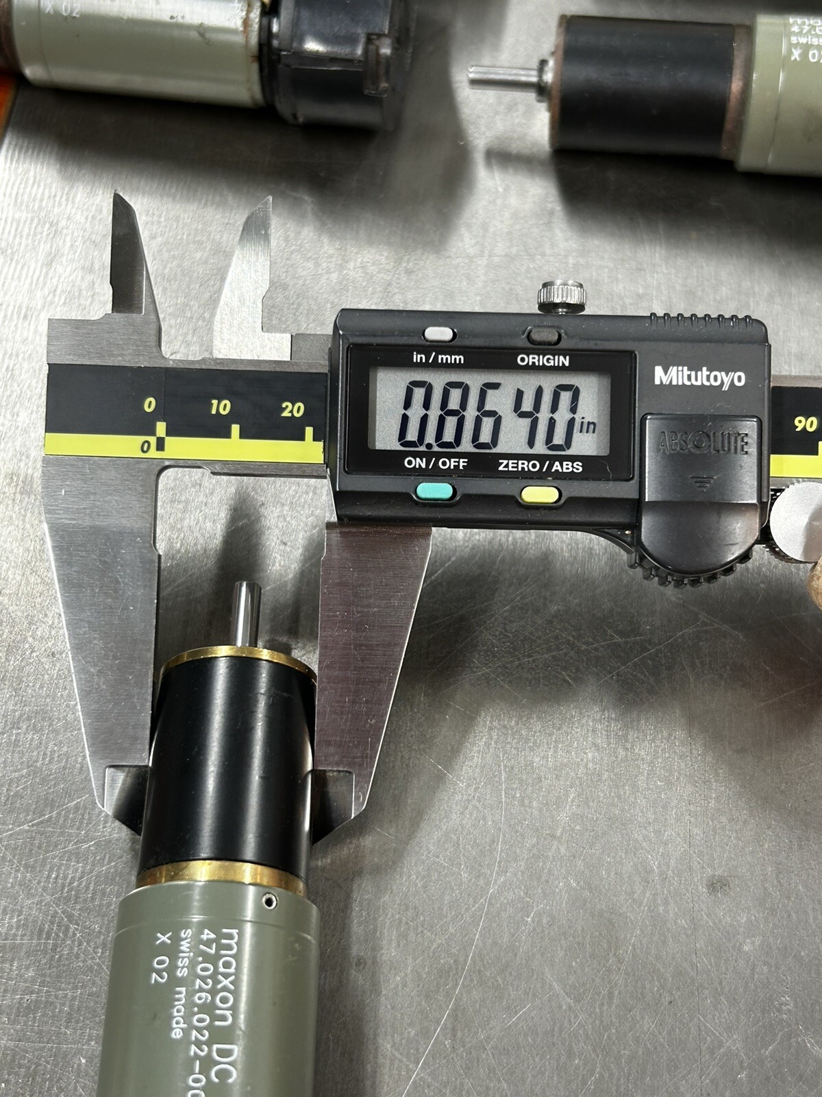 QTY 1 MAXON GEAR MOTOR 19:1 RATIO CORELESS ARMATURE 3-24 VDC REVERSIBLE