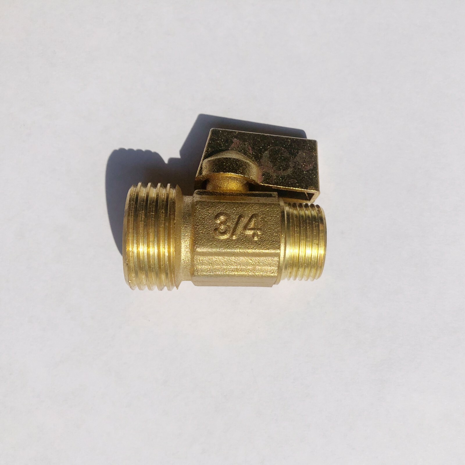 1/2″ Male NPT Pipe to 3/4″ Male Garden Hose End GHT Adapter with shut off valve