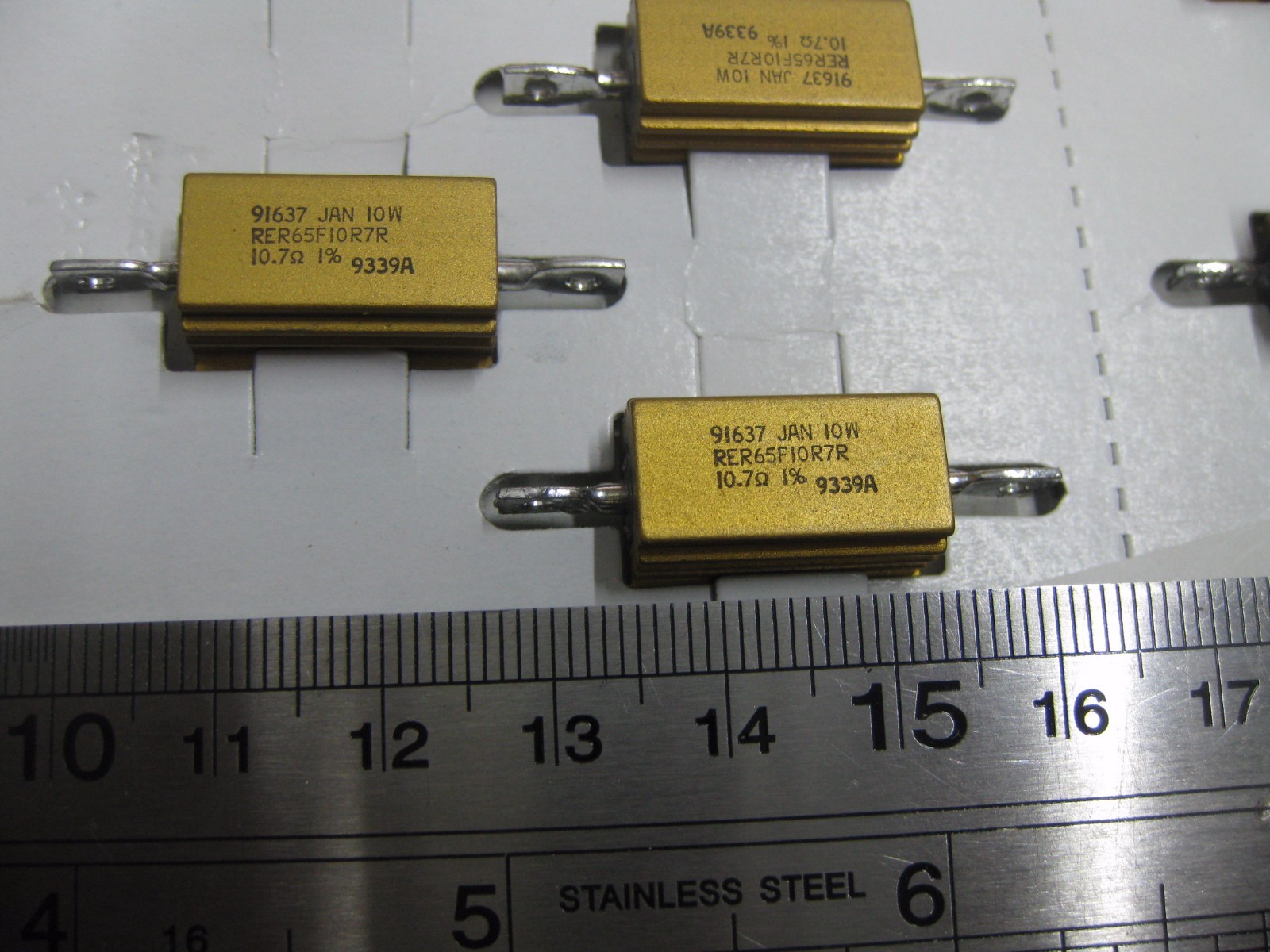 1X RER65F10R7R 10.7R 15 10W ±100ppm/°C Wirewound Resistors 10.7 Ohms