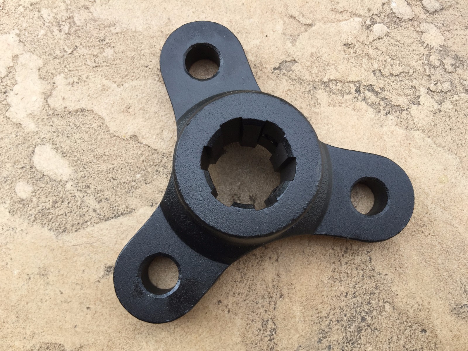 Rhino Spider yoke with 1 3/8″-6 Spline for Flex Coupler shaft 00768349