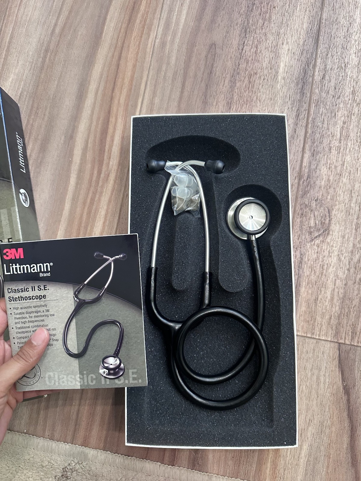 Littman Classic II S.E. 3M Stethoscope (Black w/ box, manual and extra ear tips)