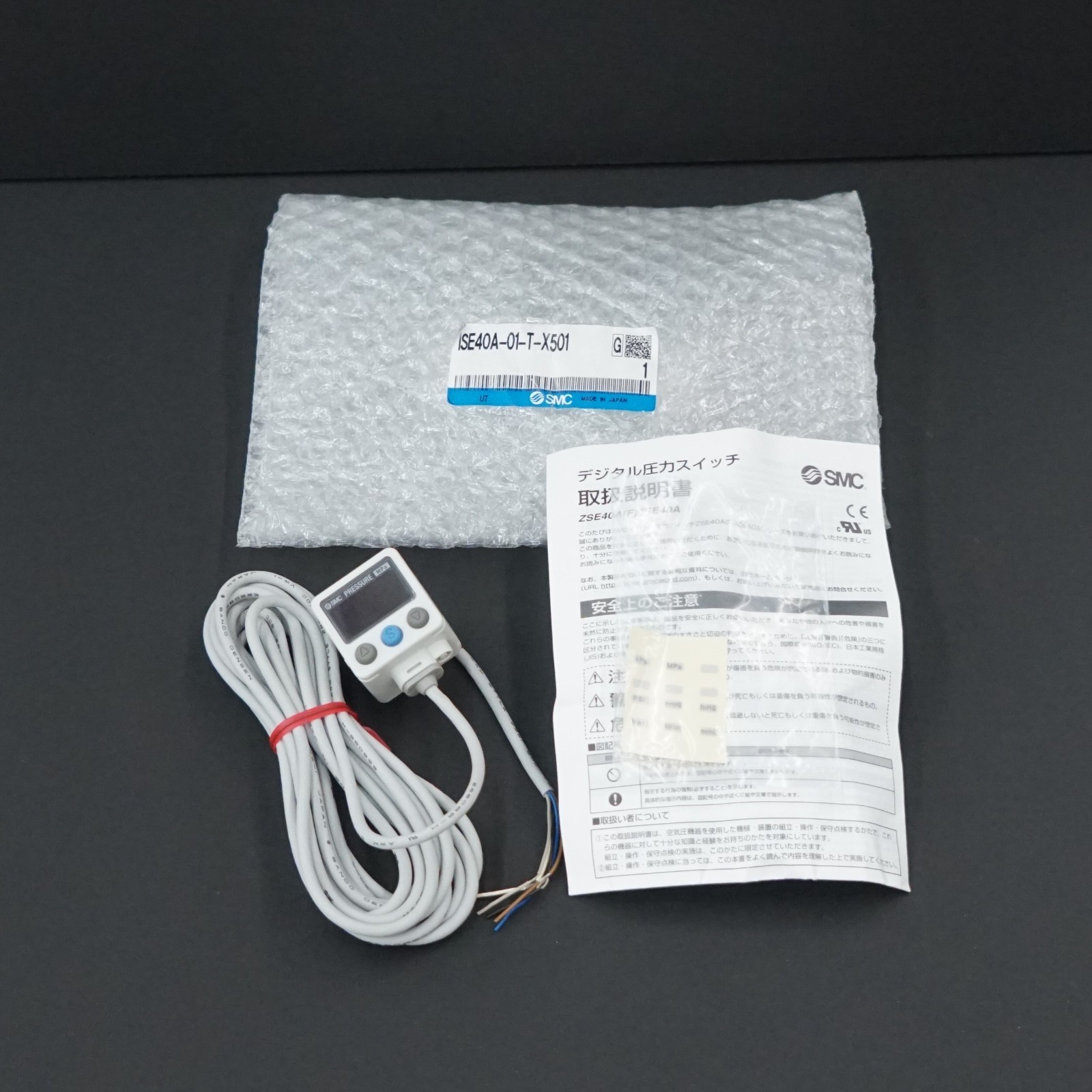 SMC ISE40A-01-T-X501 Digital Pressure Switch, 12-24VDC