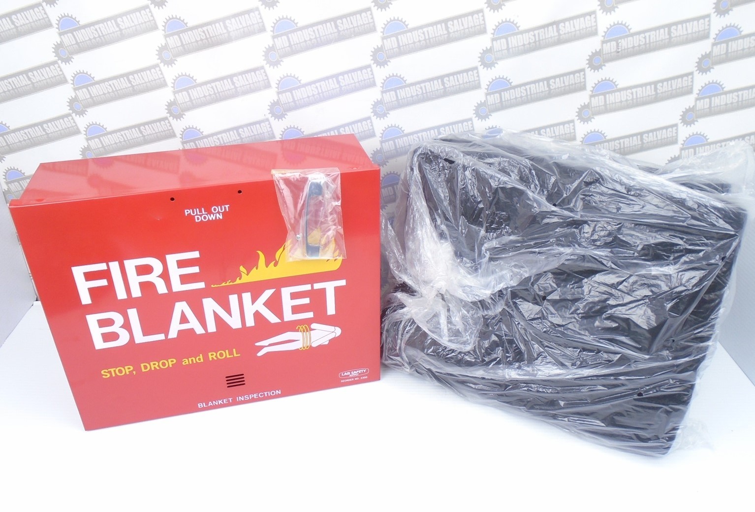 BCCOL – 2300-4395 WOOL FIRE BLANKET, RED CABINET & HANDLE – 7 ft x 5.2 ft -(NEW)