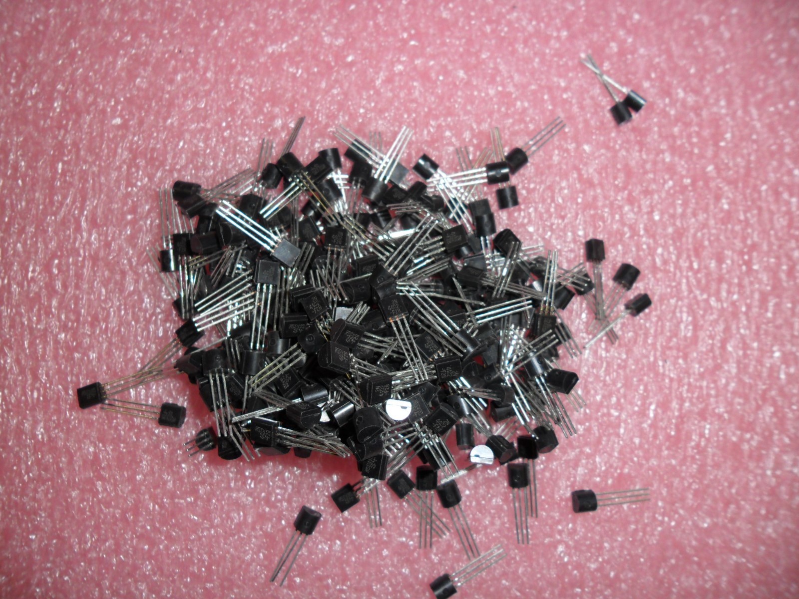 2N4402 Transistor Bipolar BJT Pnp 40V 0.6A To-92 (Lot of 50)