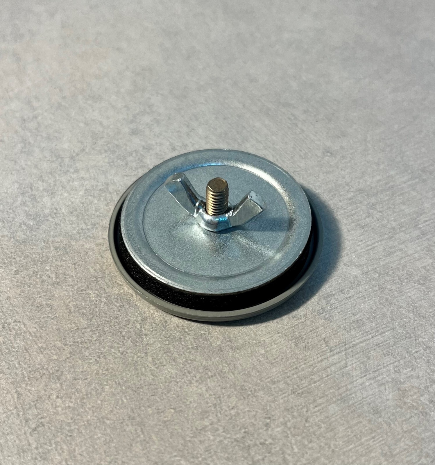 1″ oil tight knockout hole seal with gasket