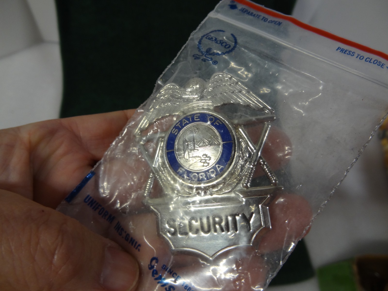 Gemsco Metal Security Guard Badge Silver Blue Eagle Batons Florida 2.5″ x 2″ NEW