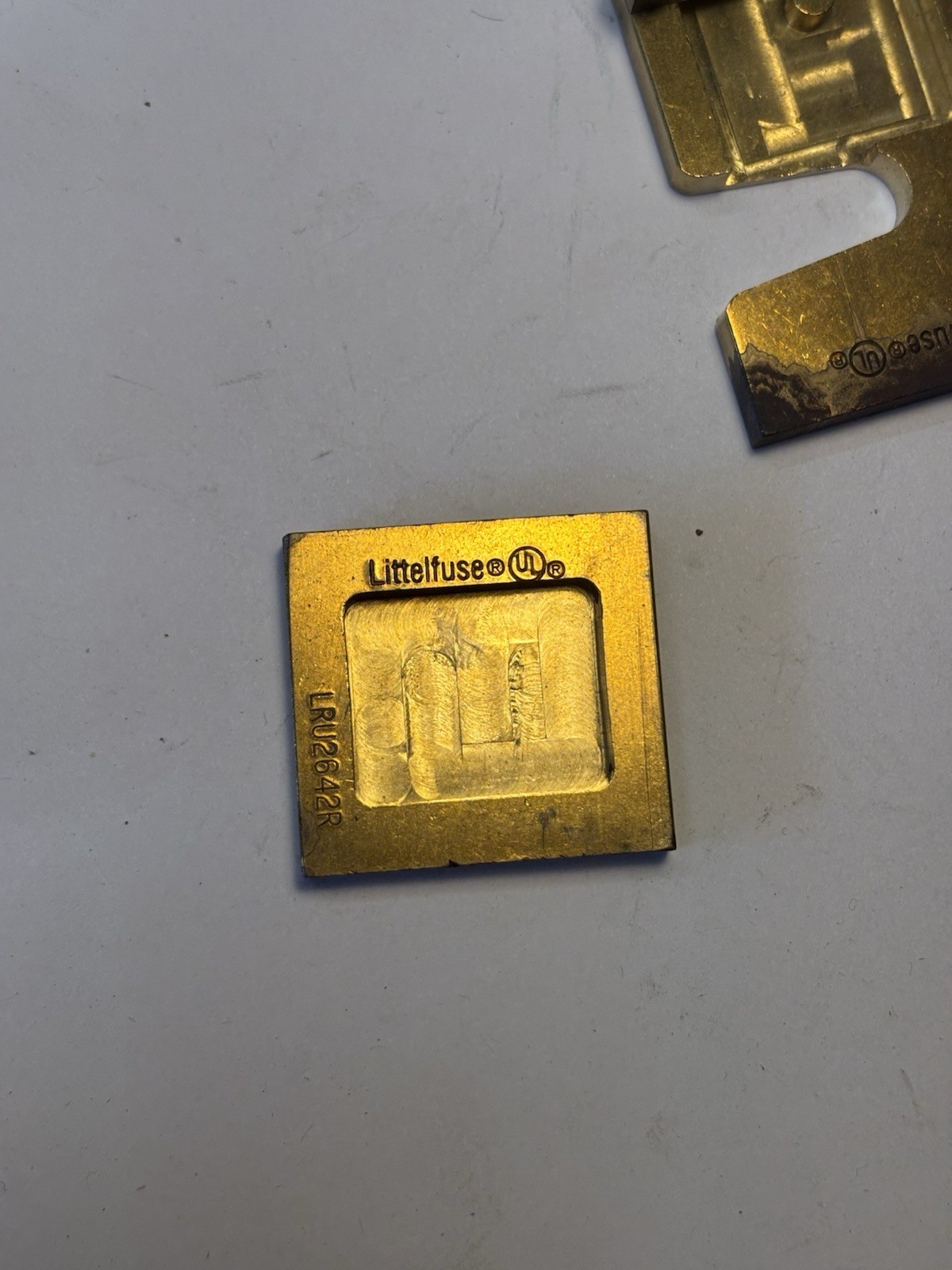 Littelfuse LRU2642R Fuse Reducer, 600V/250V to 400A/200A **Free Shipping**