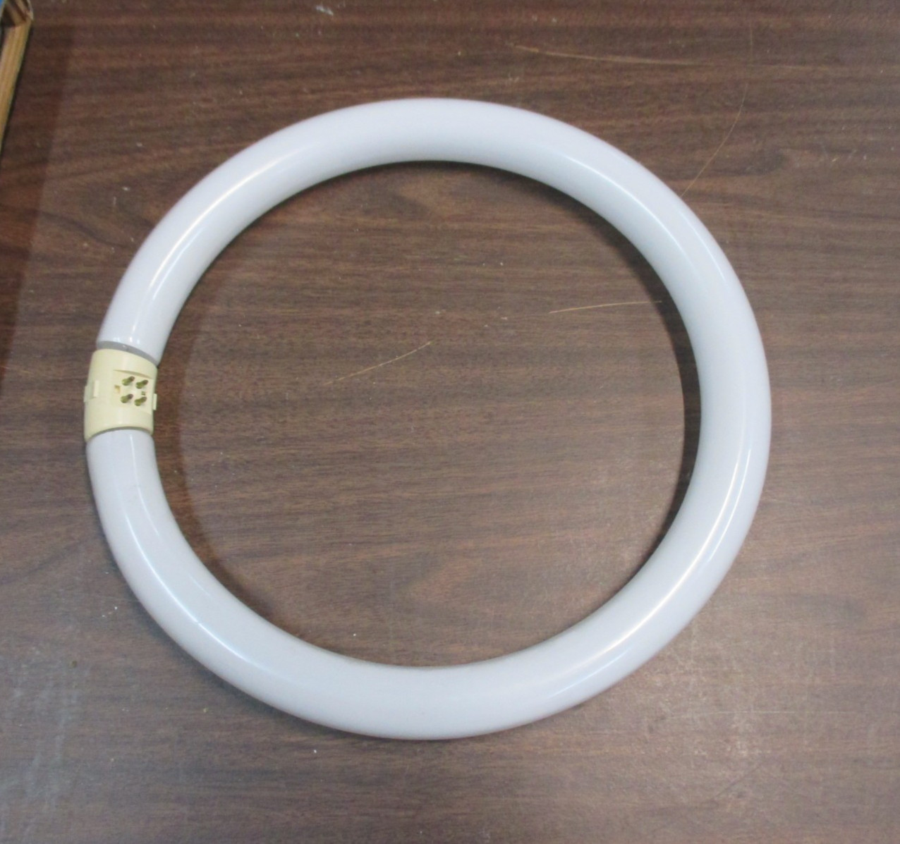FC12T9/WW 12″ 32WATTS WARM WHITE ROUND FLUORESCENT BULB GE CIRCLINE LOT 2 NEW