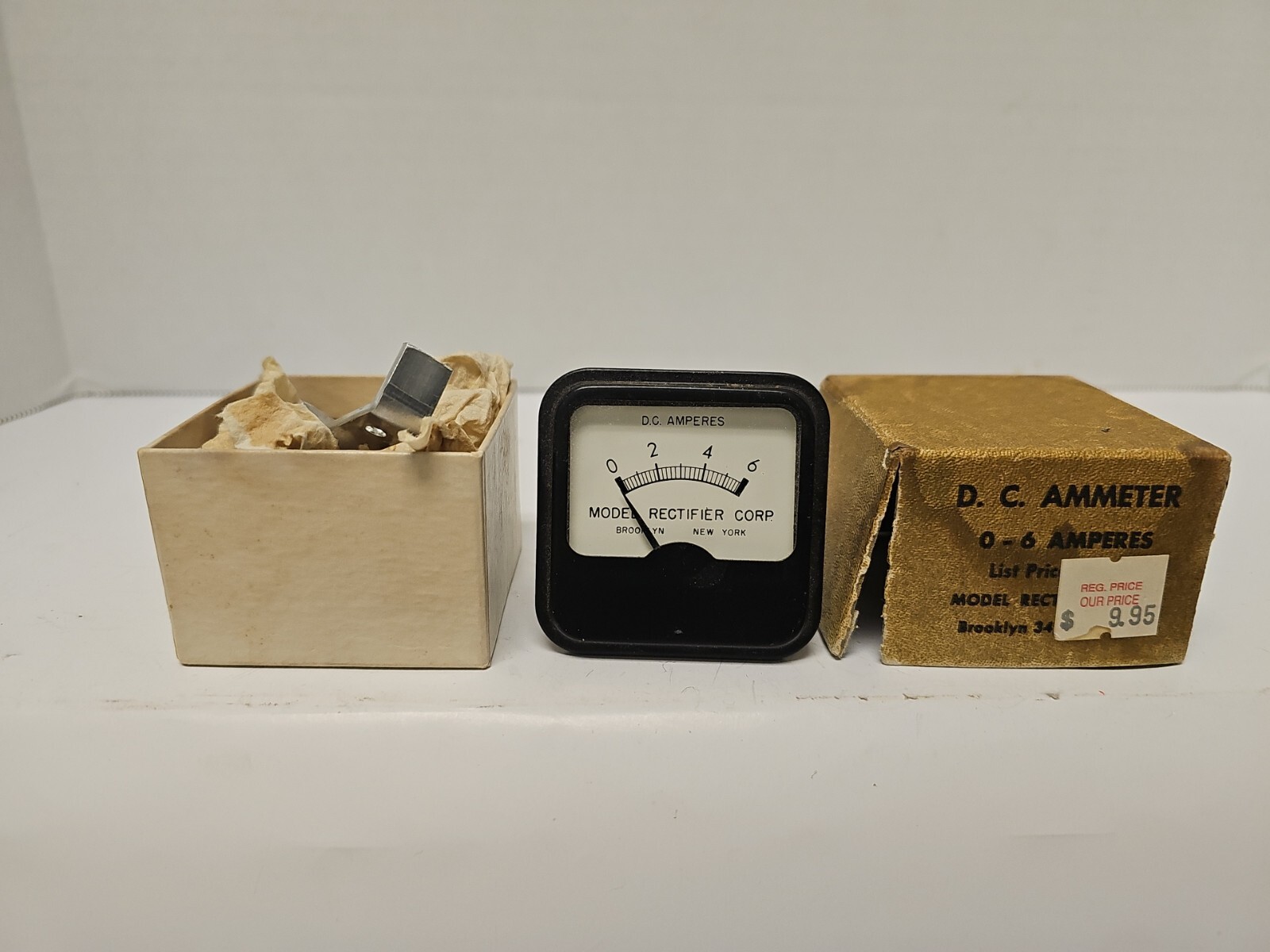 Model Rectifier Corp./EMICO D.C. Ammeter Gauge, 0-6 AMPERES U.S.A. Vintage