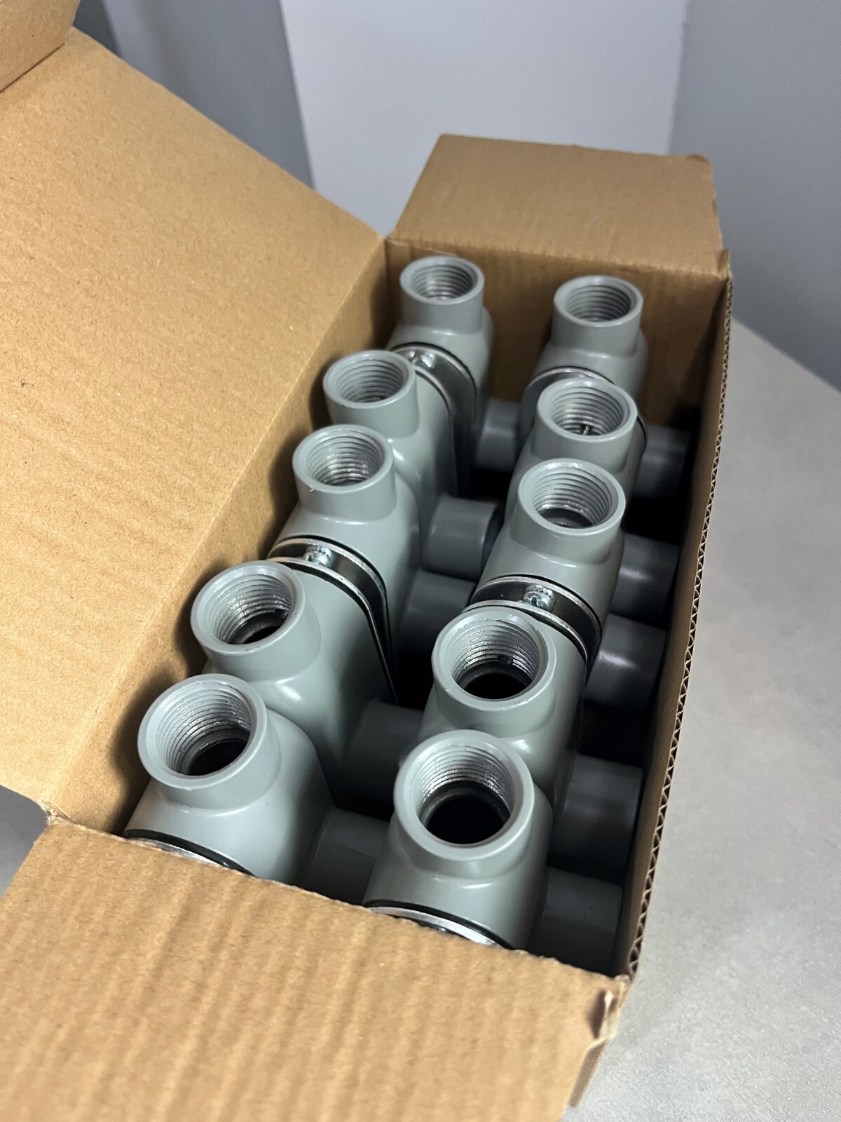 1/2″ Type T Conduit Body w cover & gasket; die-cast aluminum; threaded