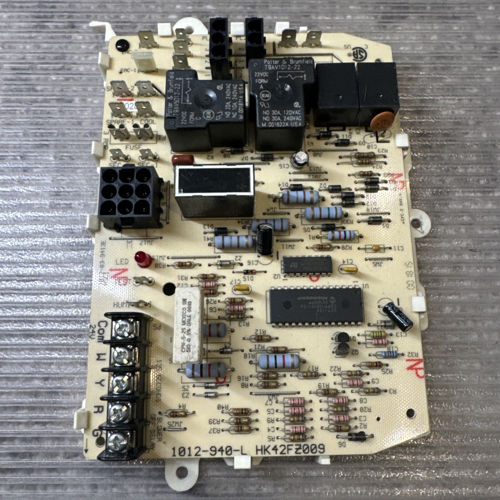Carrier Bryant 1012-940-L Furnace Control Circuit Board HK42FZ009