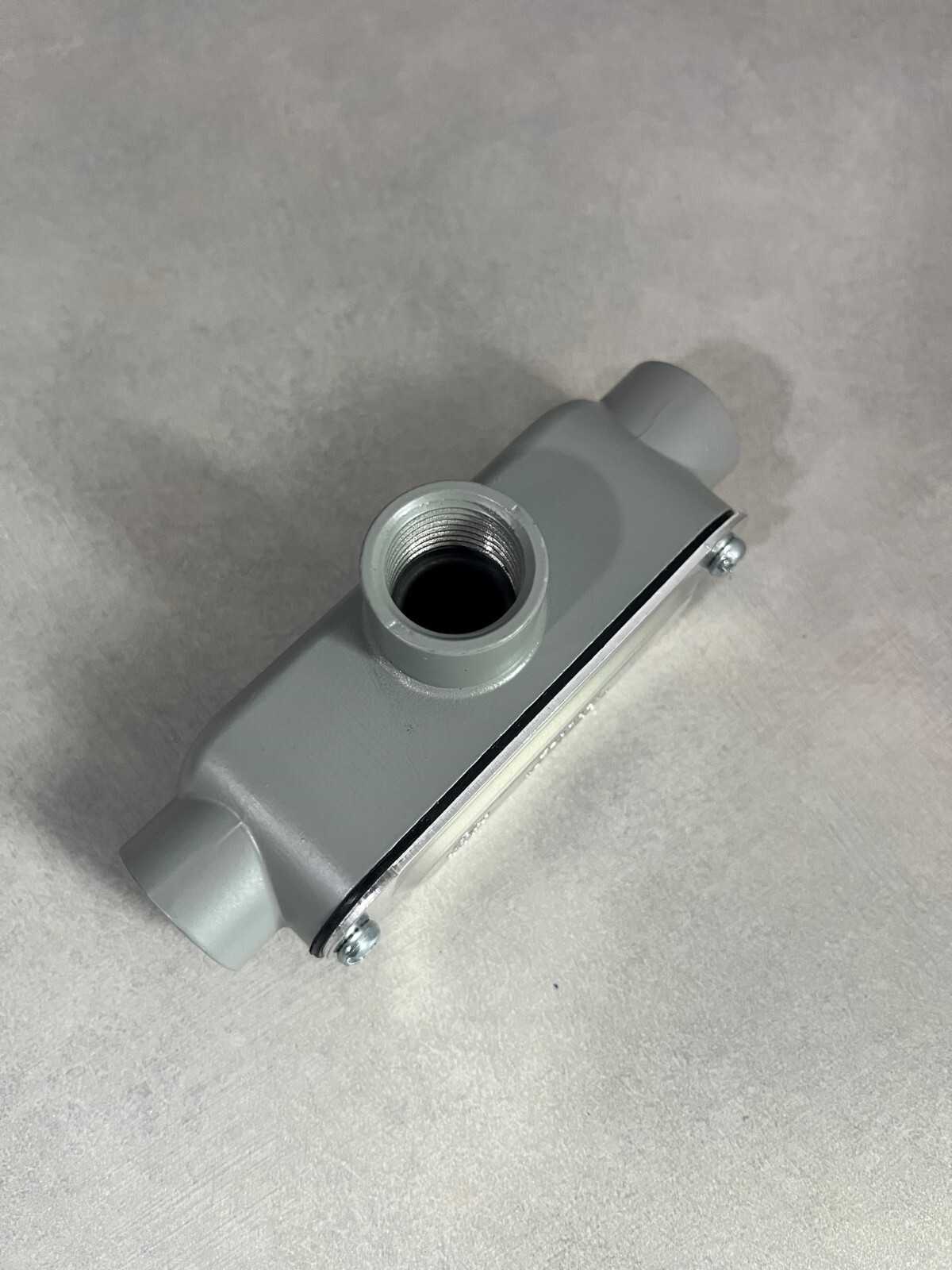 1/2″ Type T Conduit Body w cover & gasket; die-cast aluminum; threaded