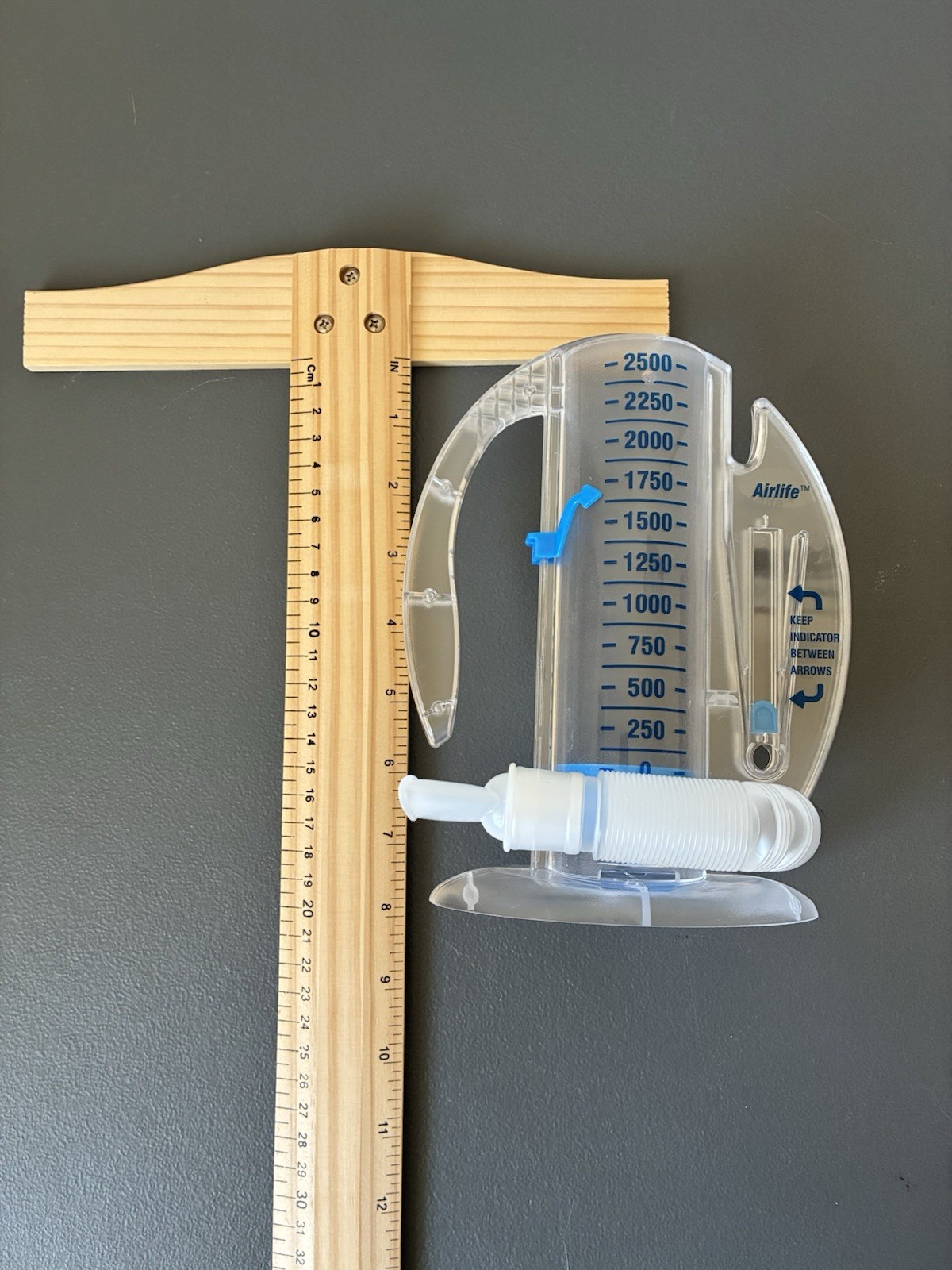 AirLife Volumetric Incentive Spirometer with One-Way Valve 4000 mL, 1 Count