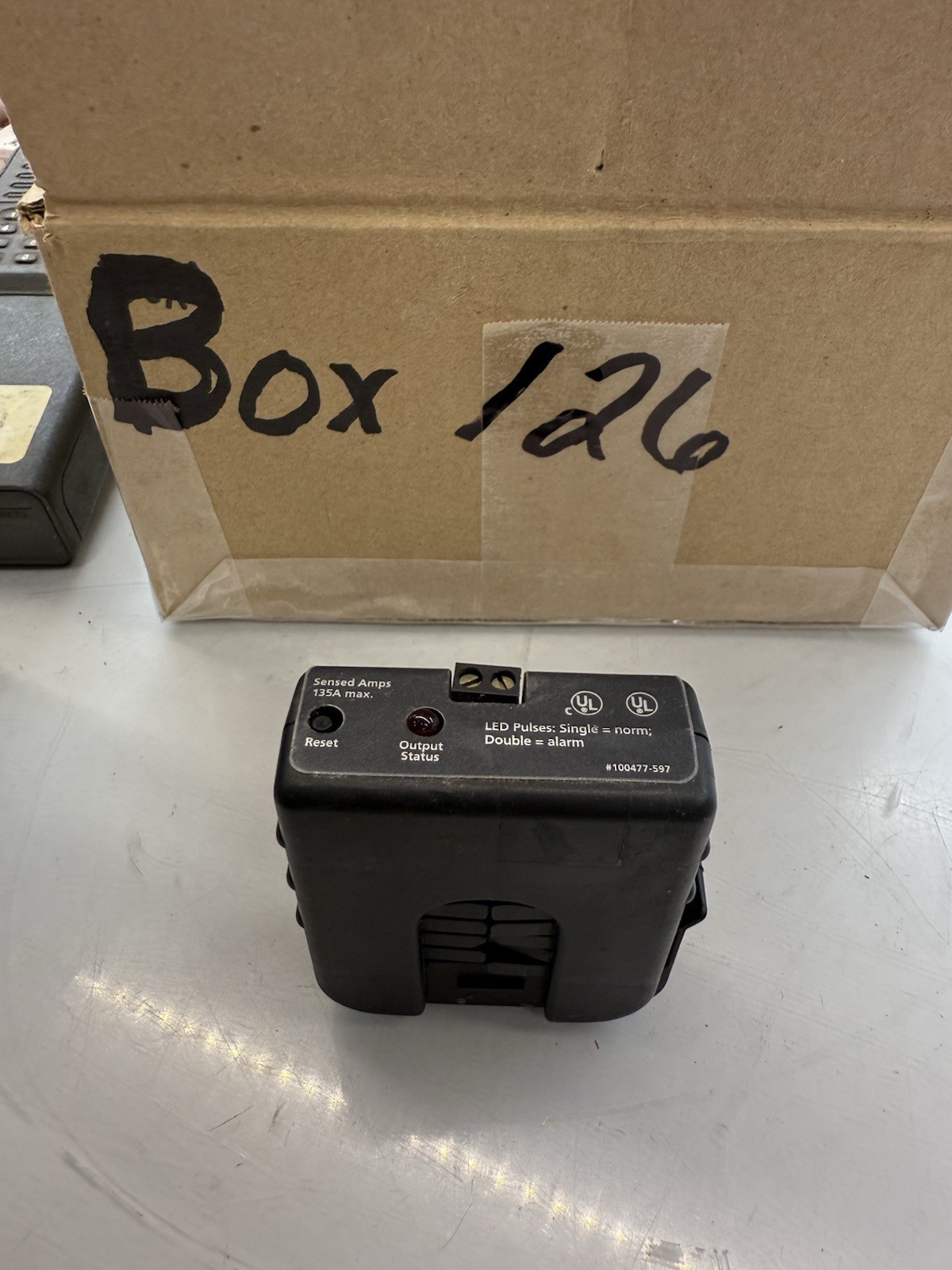 Veris Hawkeye 904 Self Calibrating Current Sensor 3.5-135A 20-75HZ LED Pulse